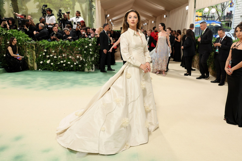 Madelyn Cline Does Ethereal, Whimsical Beauty At The Met Gala 2024